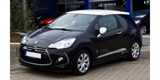 Baguette chromée de contour des antibrouillards