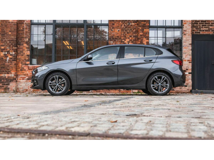 Baguette chrom&eacute;e de contour inf&eacute;rieur des vitres BMW S&eacute;rie 1 F40 19-26