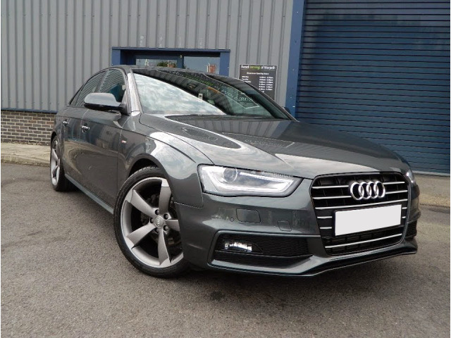 Baguette de calandre chromée compatible Audi A4 série 4 1525