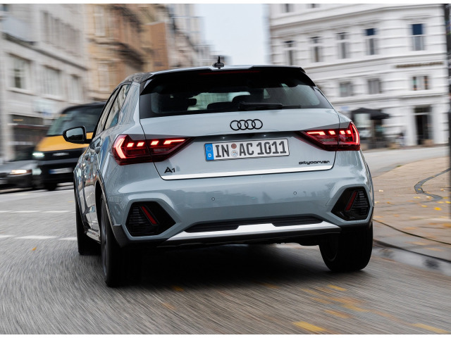Baguette de coffre chromée compatible Audi A1 1825 Sportback