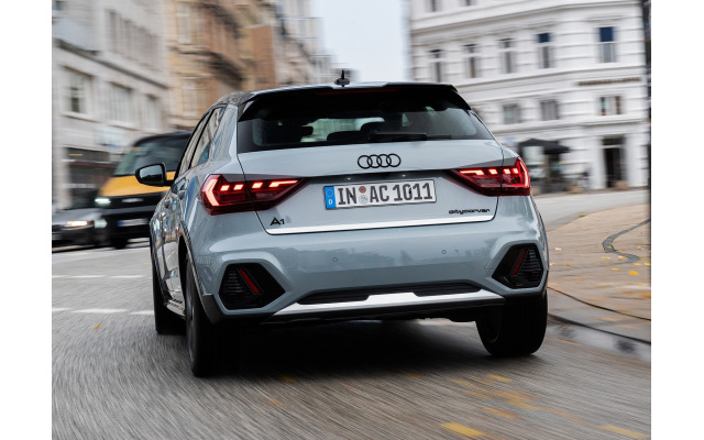 Baguette de coffre chromée pour