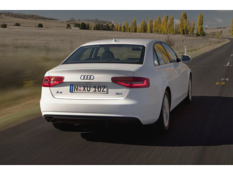 Baguette de coffre chromée pour Audi A4 série 3 phase 2 11-15