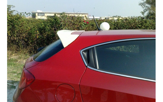 Becquet  aileron pour Alfa Romeo Giullietta