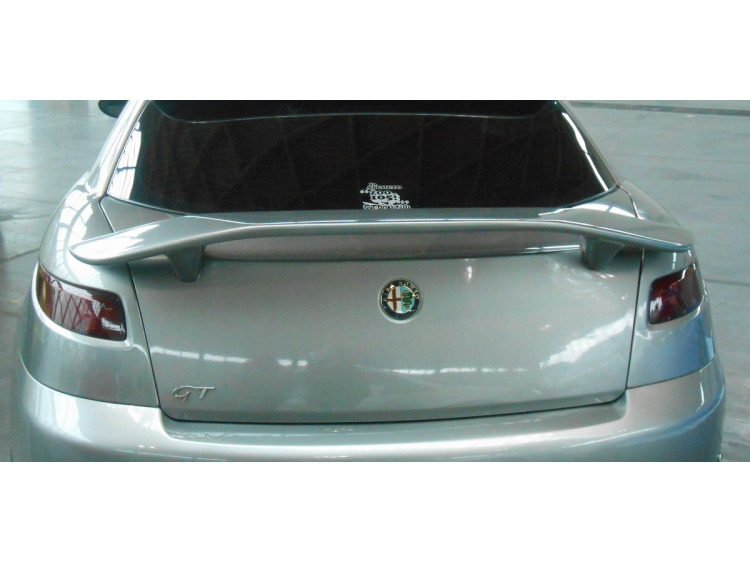 Becquet / aileron pour Alfa Romeo GT v2 apprêté