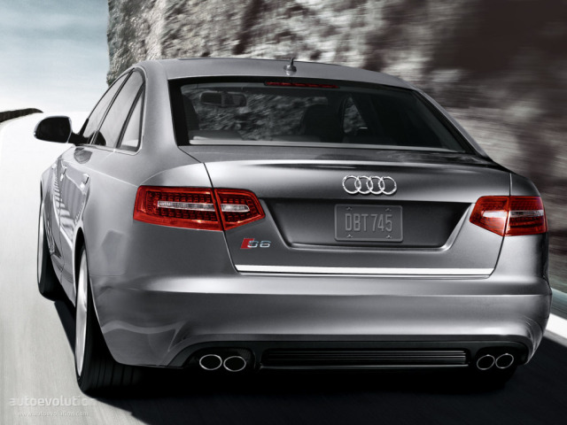 Trunk chrome trim Audi S6 0825