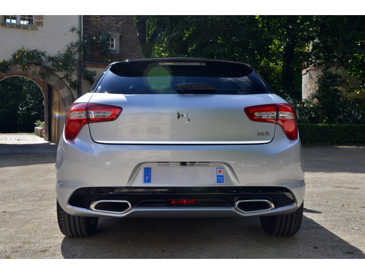 Trunk chrome trim DS 15-26